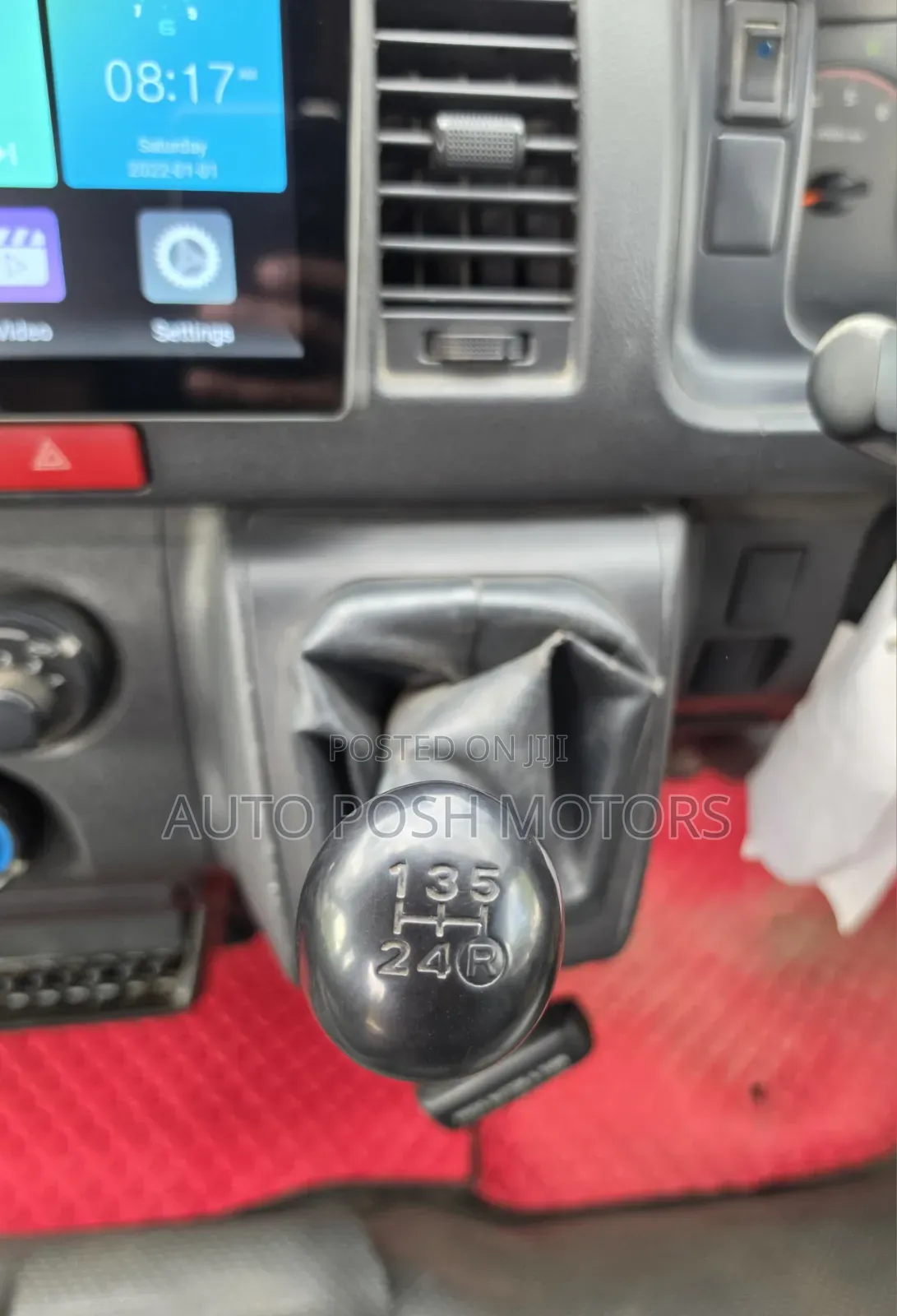 Toyota HiAce 2018 White