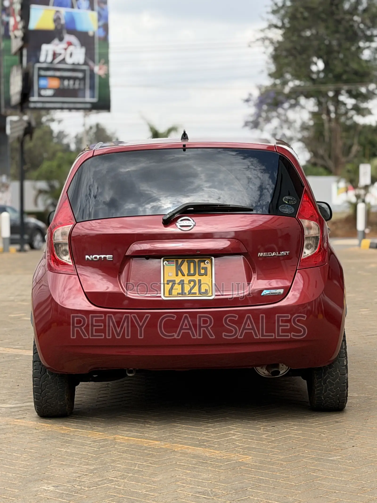 Nissan Note 2015 Maroon