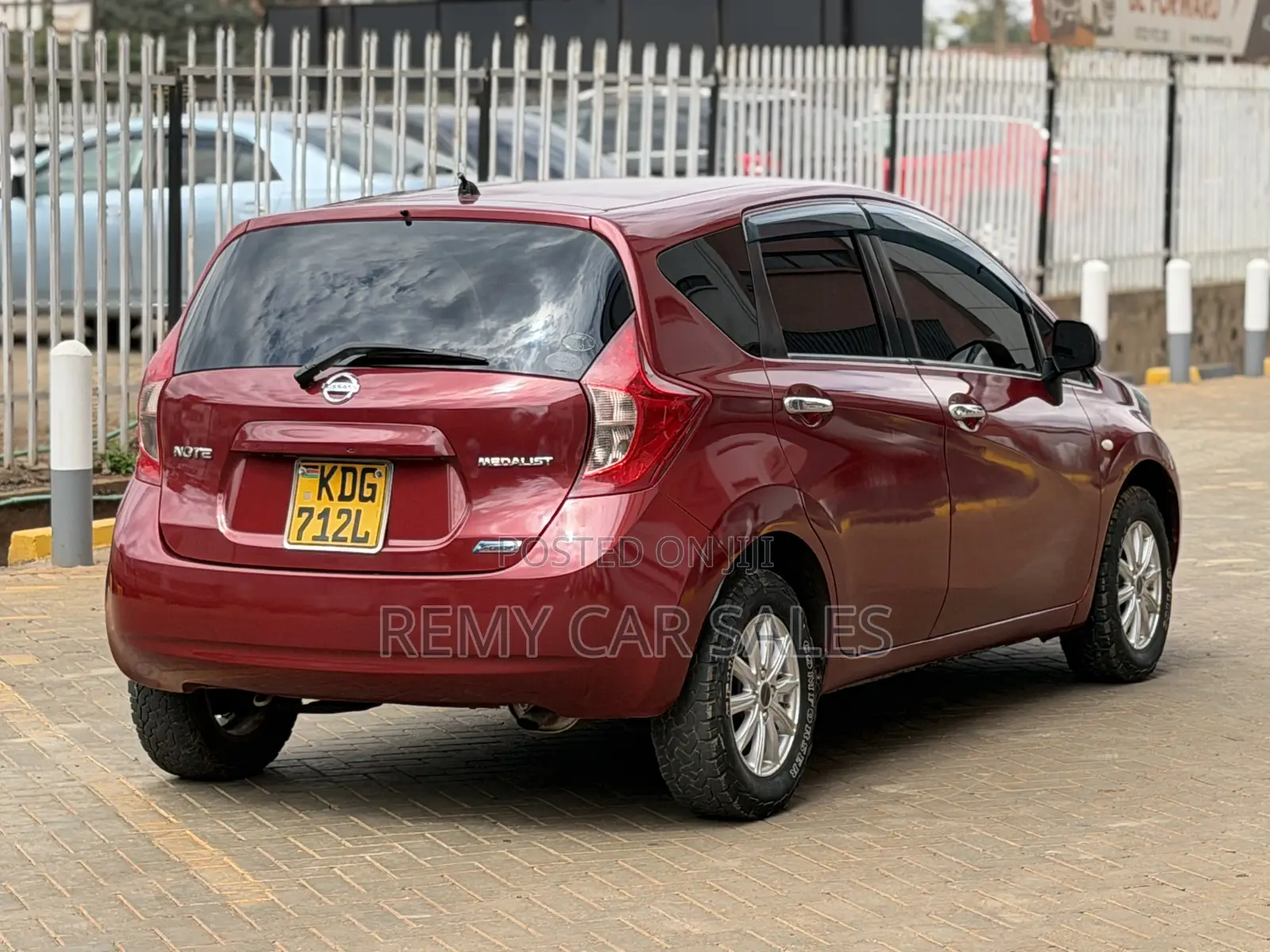 Nissan Note 2015 Maroon