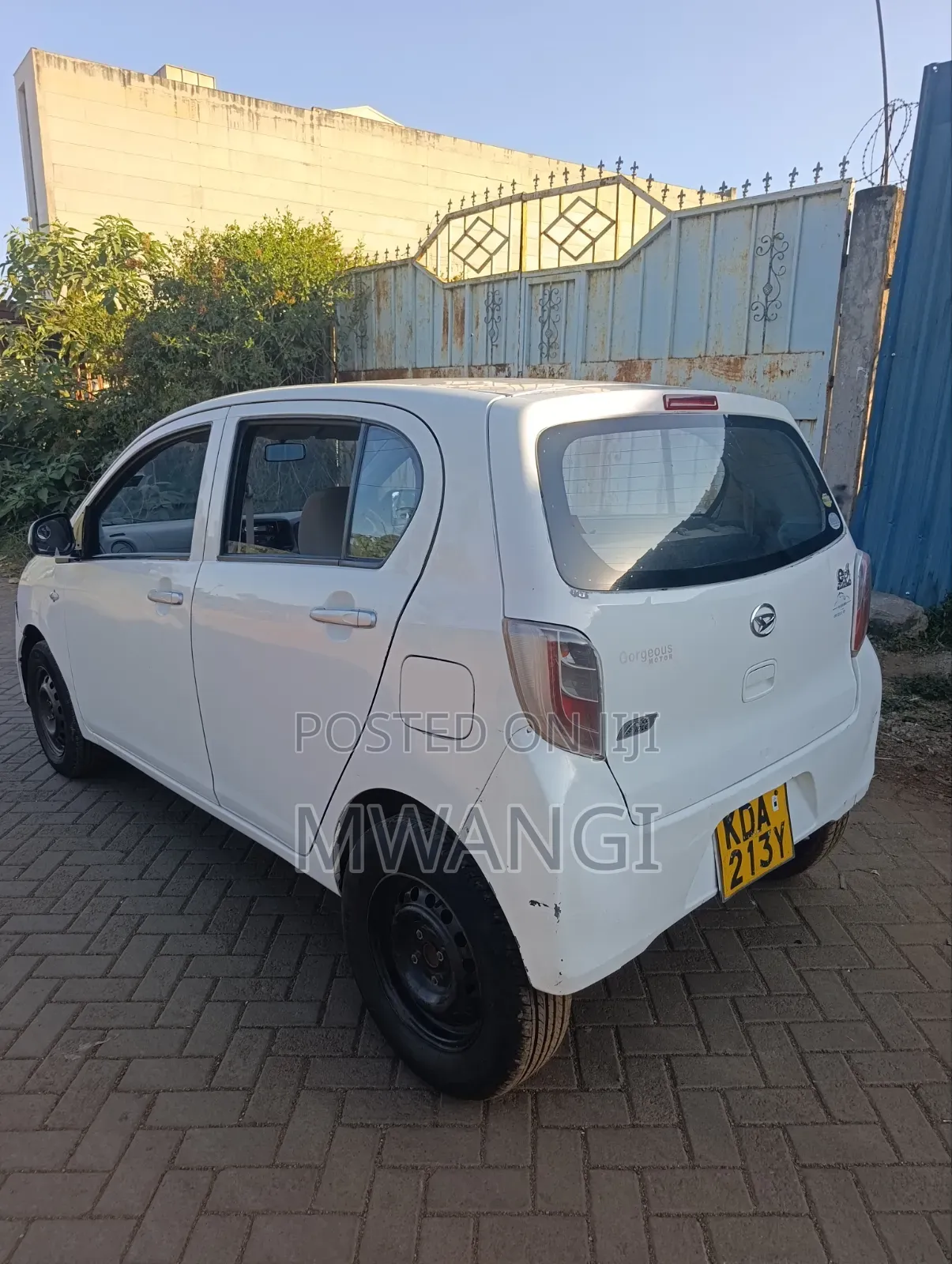 Daihatsu Mira 2013 White