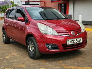 Nissan Note 2011 Red