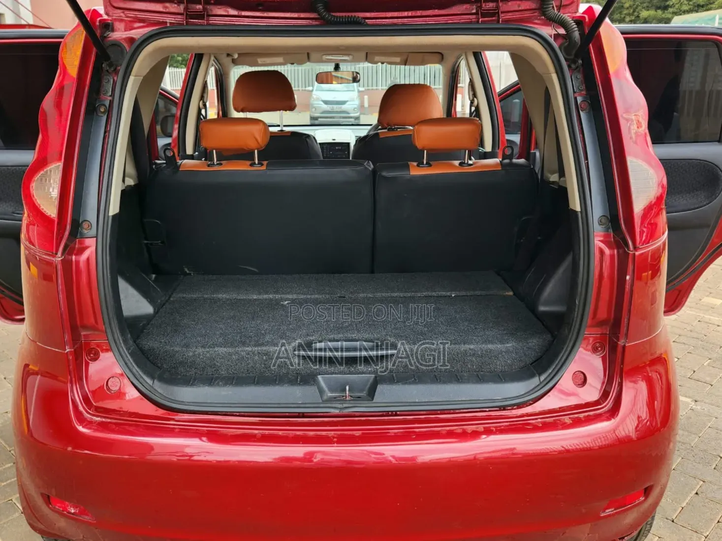 Nissan Note 2011 Red