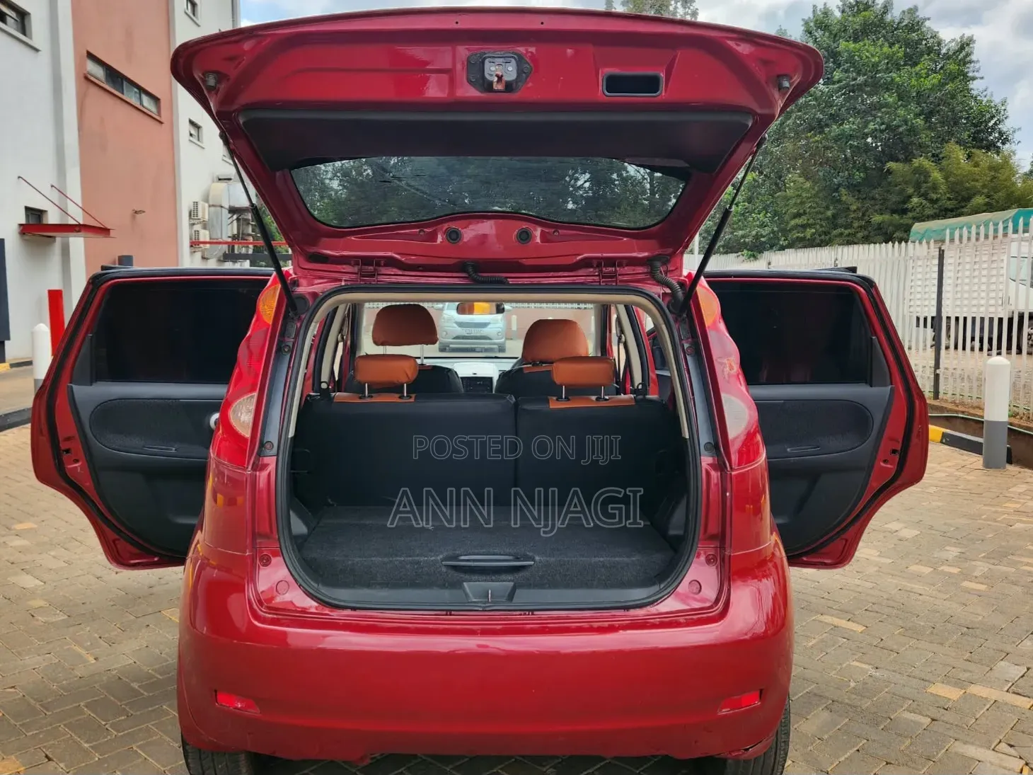 Nissan Note 2011 Red