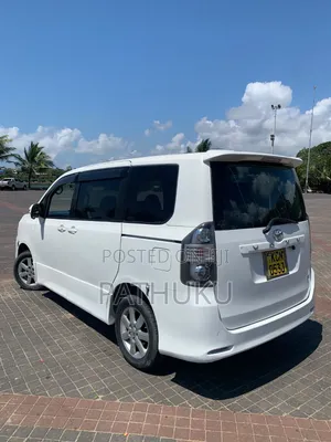 Toyota Voxy 2010 White