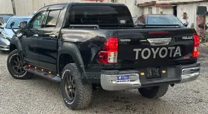 Toyota Hilux 2018 Black