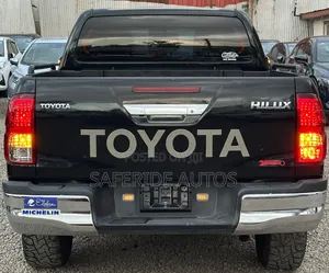 Toyota Hilux 2018 Black