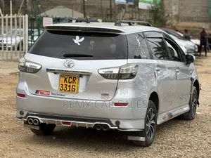 Toyota Wish 2011 Silver