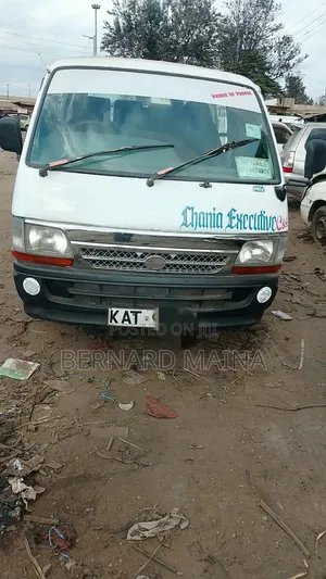Toyota HiAce 2003 White
