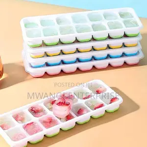 14-Hole Ice Cube Tray With Silicone Base & Lid
