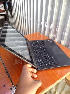 Laptop Lenovo Yoga 11e 4GB Intel Celeron HDD 500GB