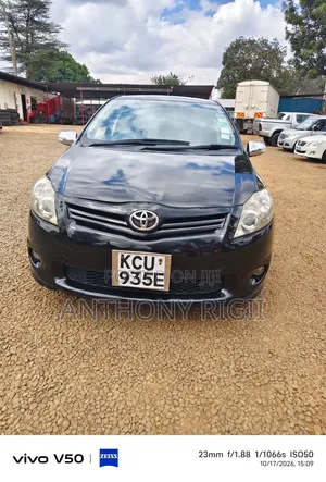 Toyota Auris 2012 Black