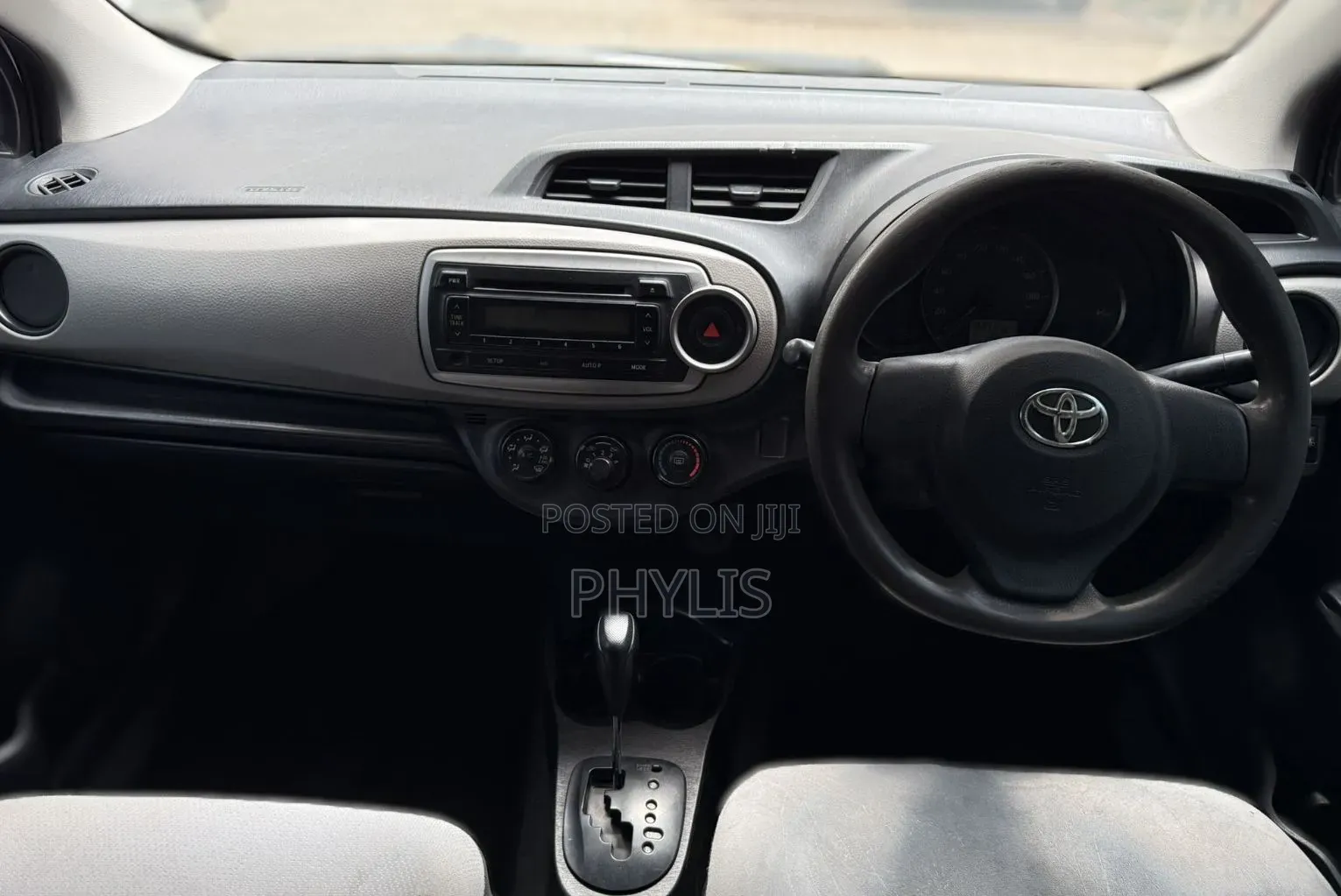 Toyota Vitz 2013 Gray