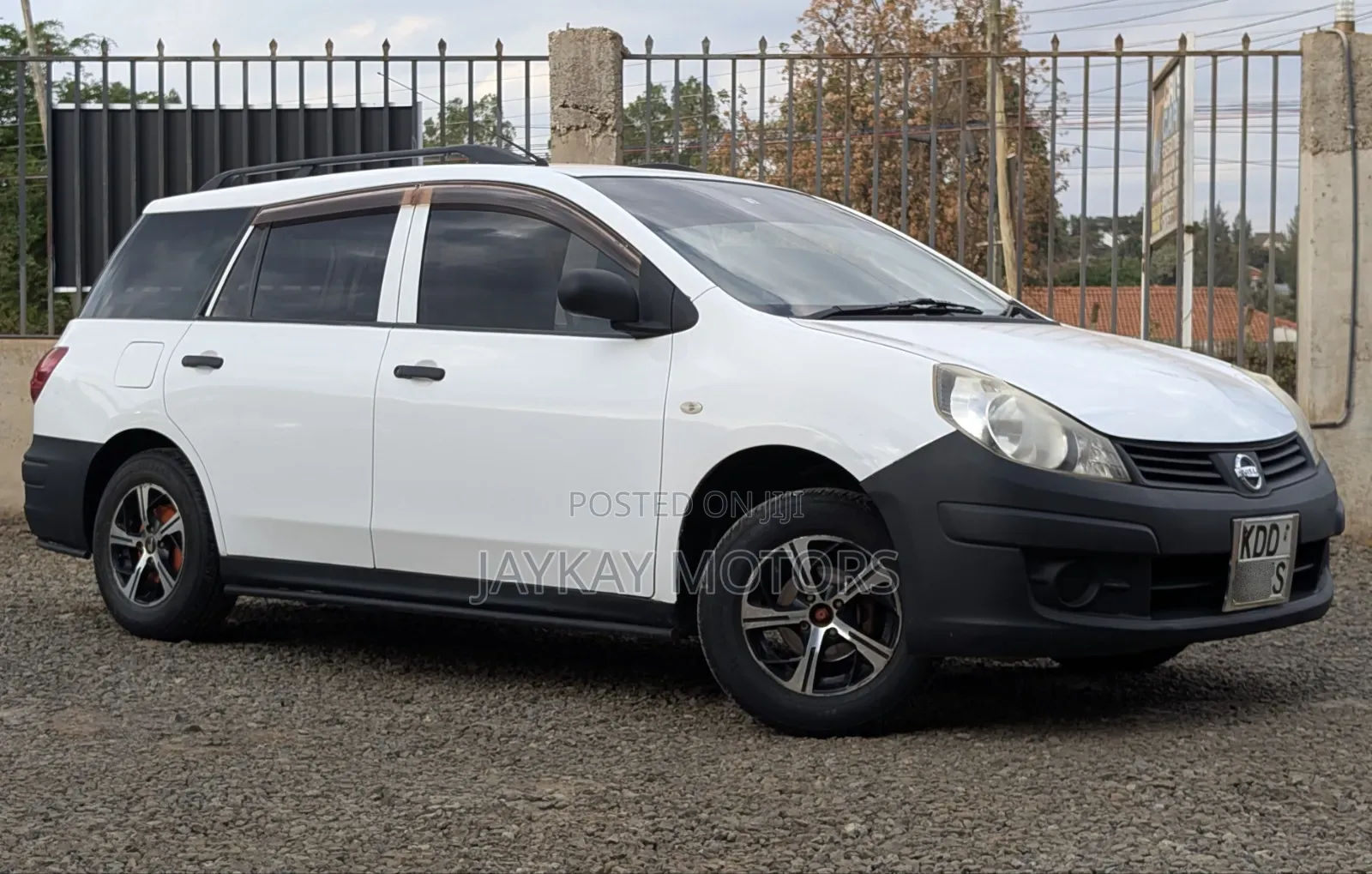Nissan Advan 2014 White