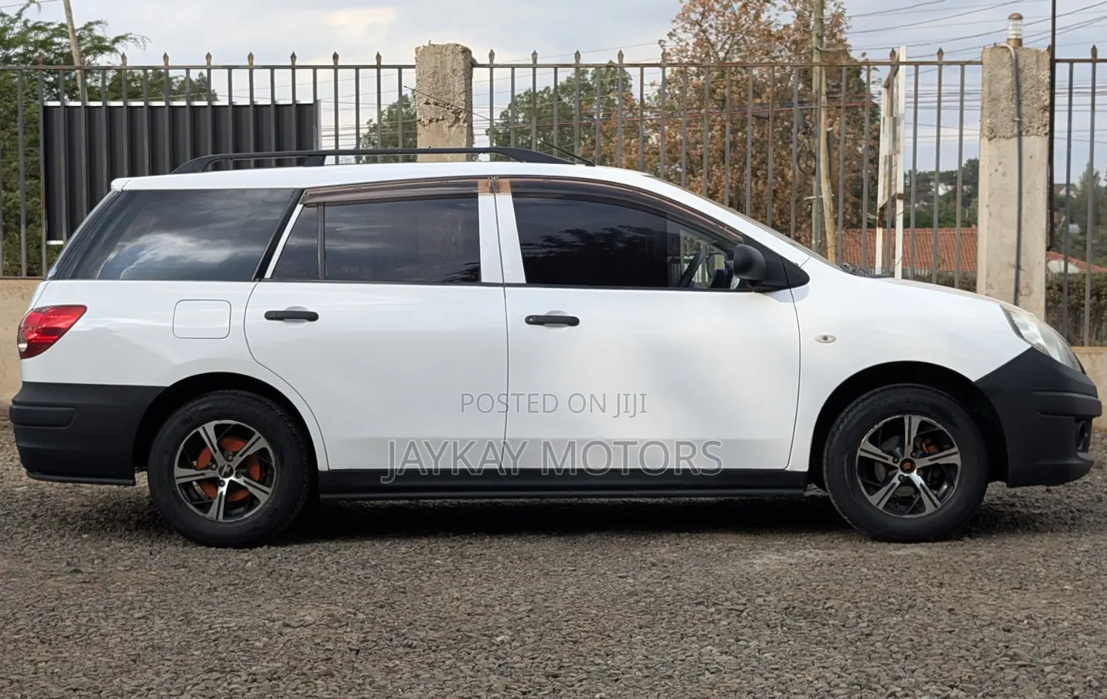 Nissan Advan 2014 White