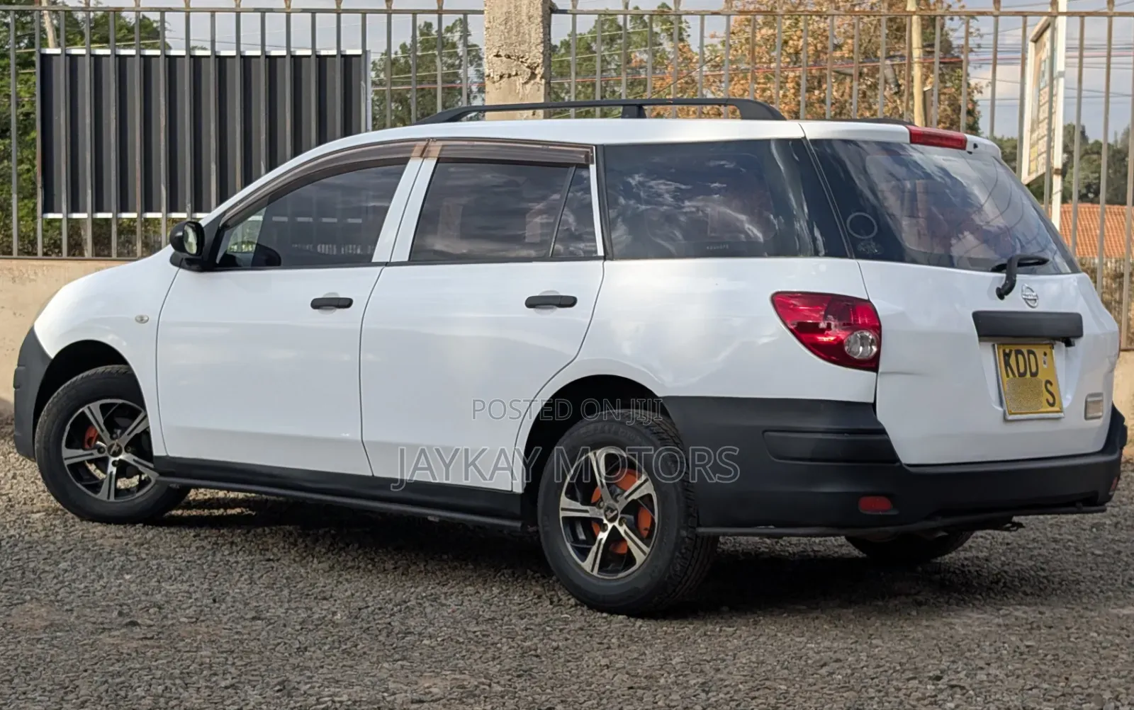 Nissan Advan 2014 White