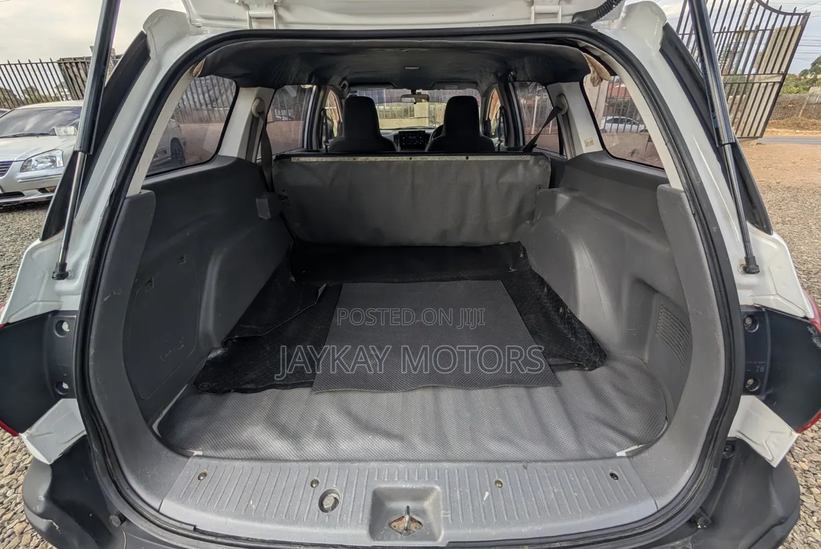 Nissan Advan 2014 White