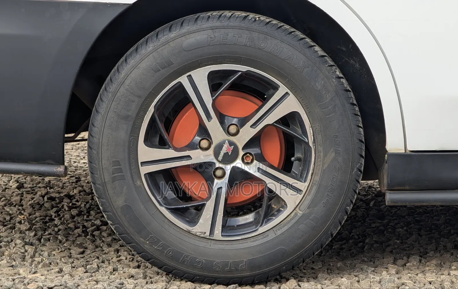 Nissan Advan 2014 White