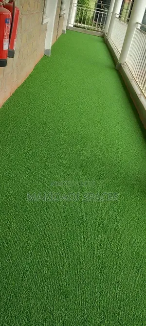Artificial Grass Carpet That Create Good Drainage for Rainy Days