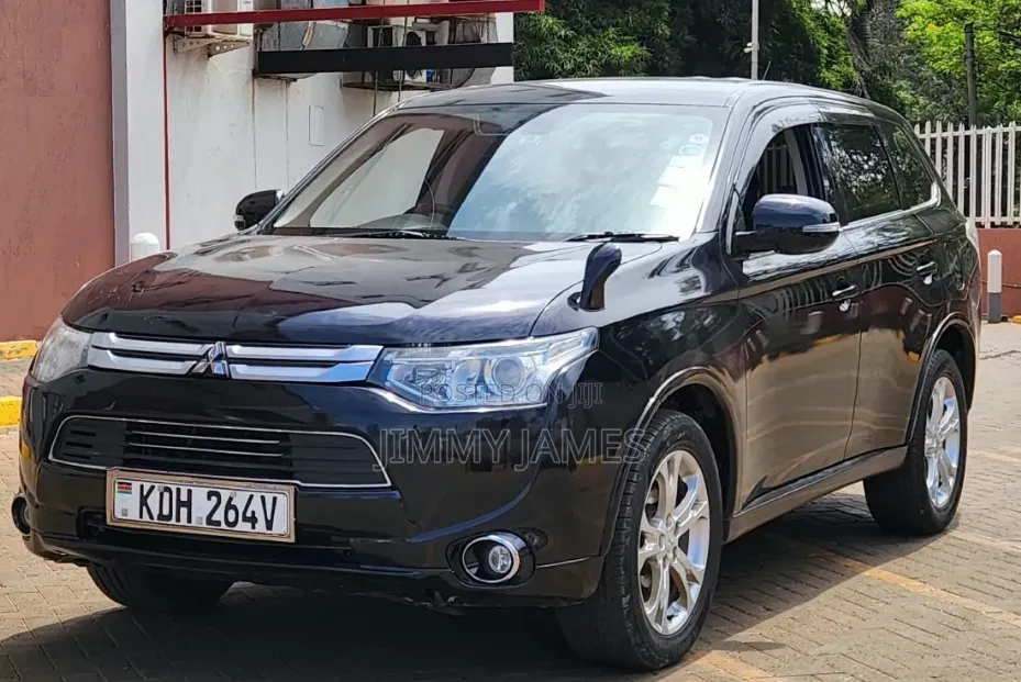 Mitsubishi Outlander 2015 Black