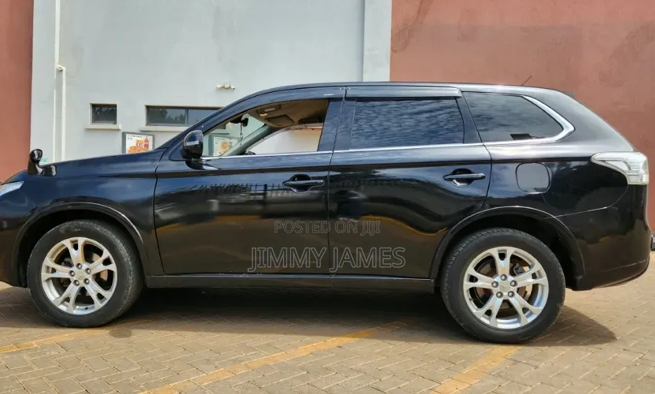 Mitsubishi Outlander 2015 Black