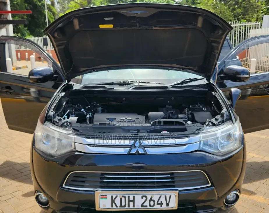 Mitsubishi Outlander 2015 Black
