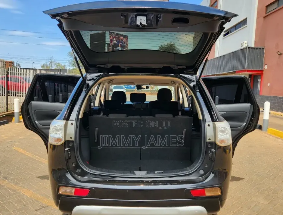Mitsubishi Outlander 2015 Black
