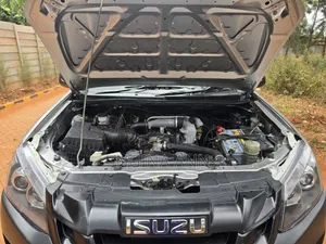 Isuzu D-MAX 2015 Silver