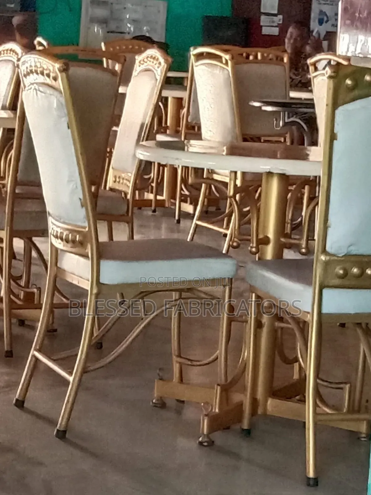 Balls Low Chair