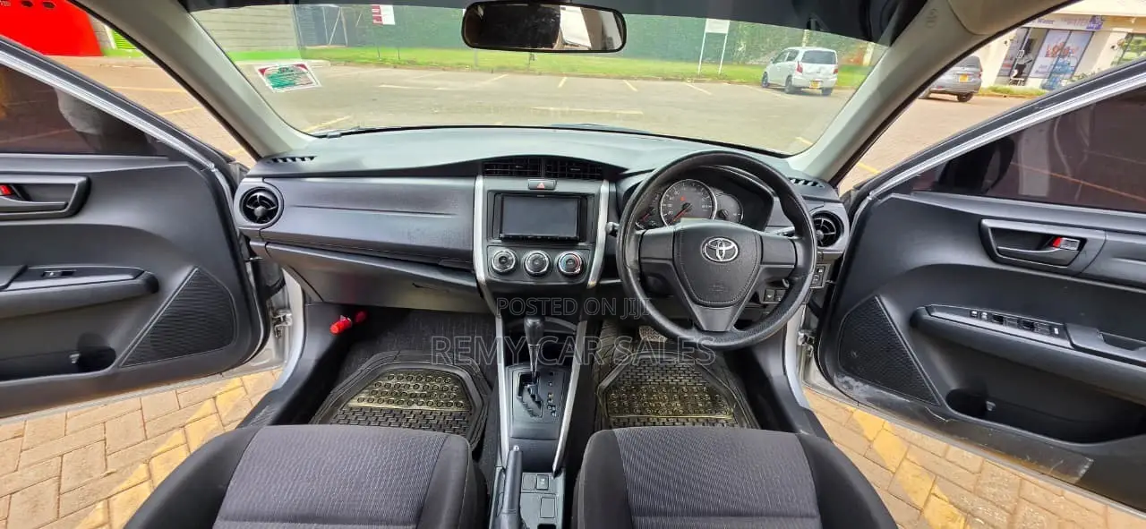 Toyota Corolla Fielder 2019 Silver