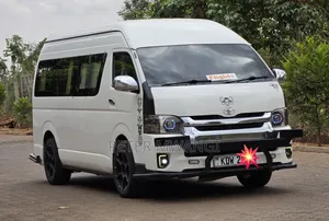 Toyota HiAce 2018 White