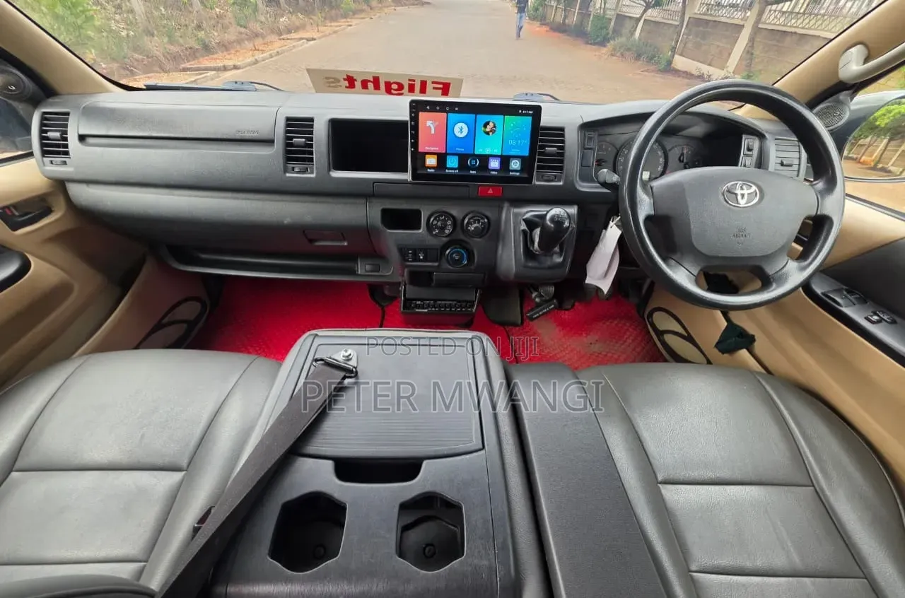 Toyota HiAce 2018 White