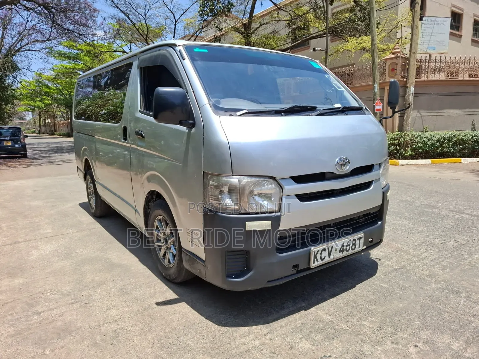 Toyota HiAce 2012 Silver