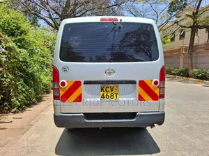 Toyota HiAce 2012 Silver