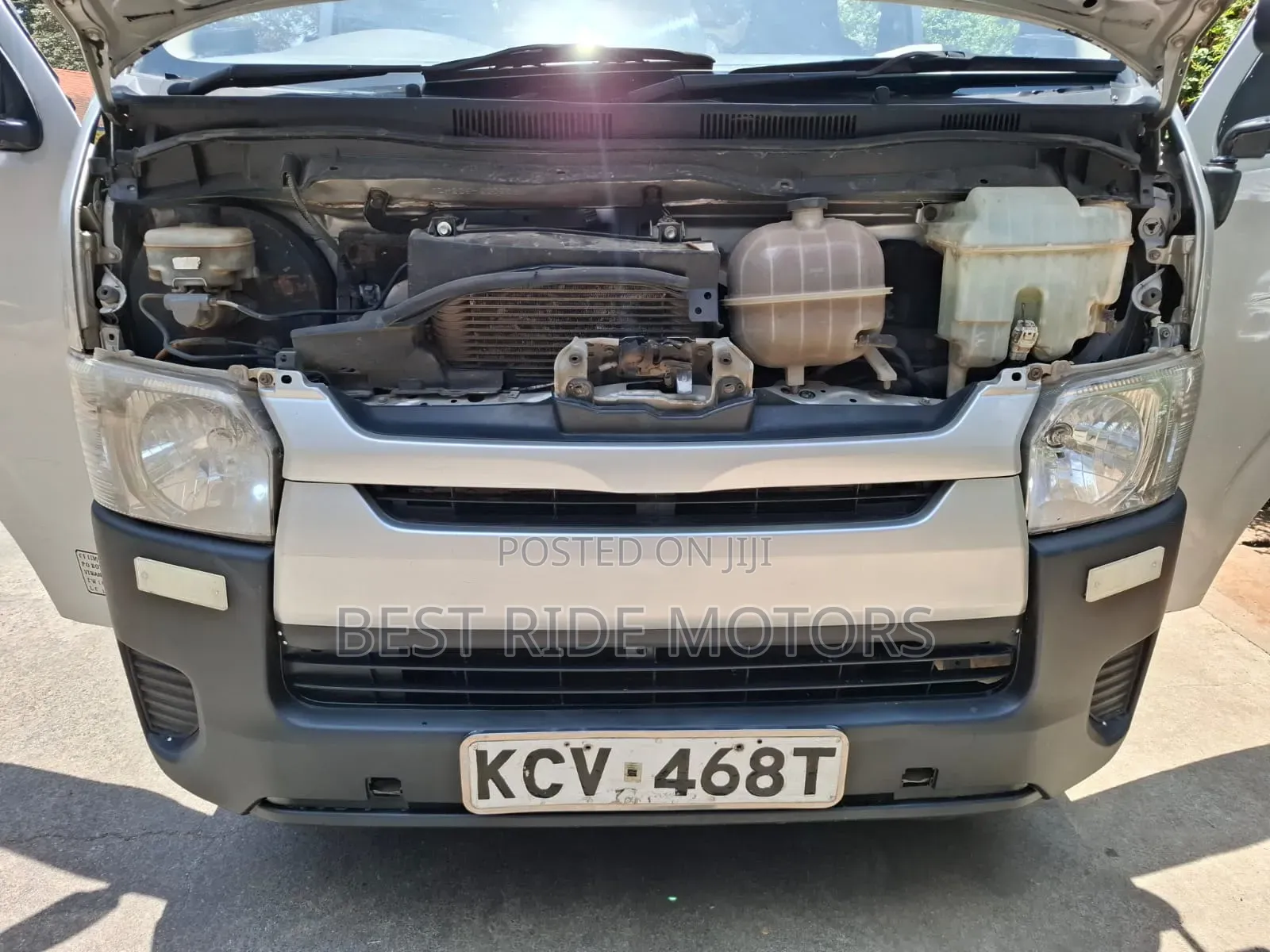 Toyota HiAce 2012 Silver