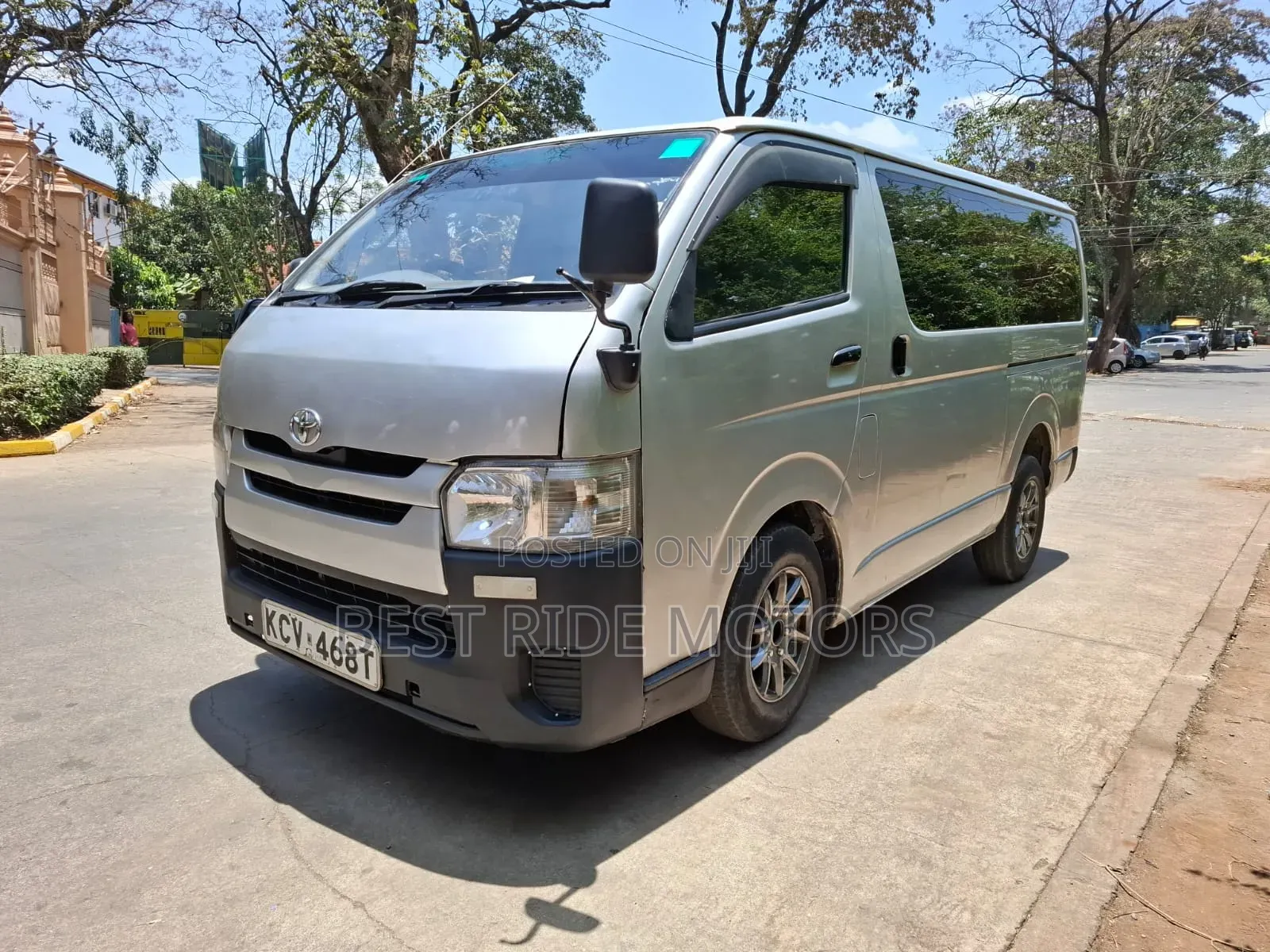 Toyota HiAce 2012 Silver