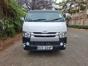 Toyota HiAce 2013 White