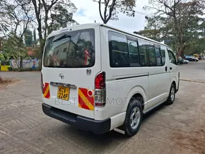 Toyota HiAce 2013 White