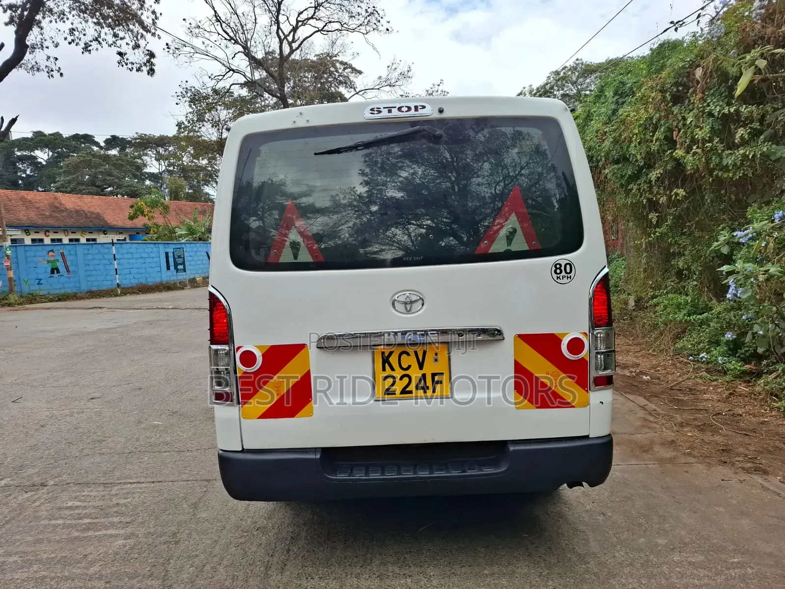 Toyota HiAce 2013 White