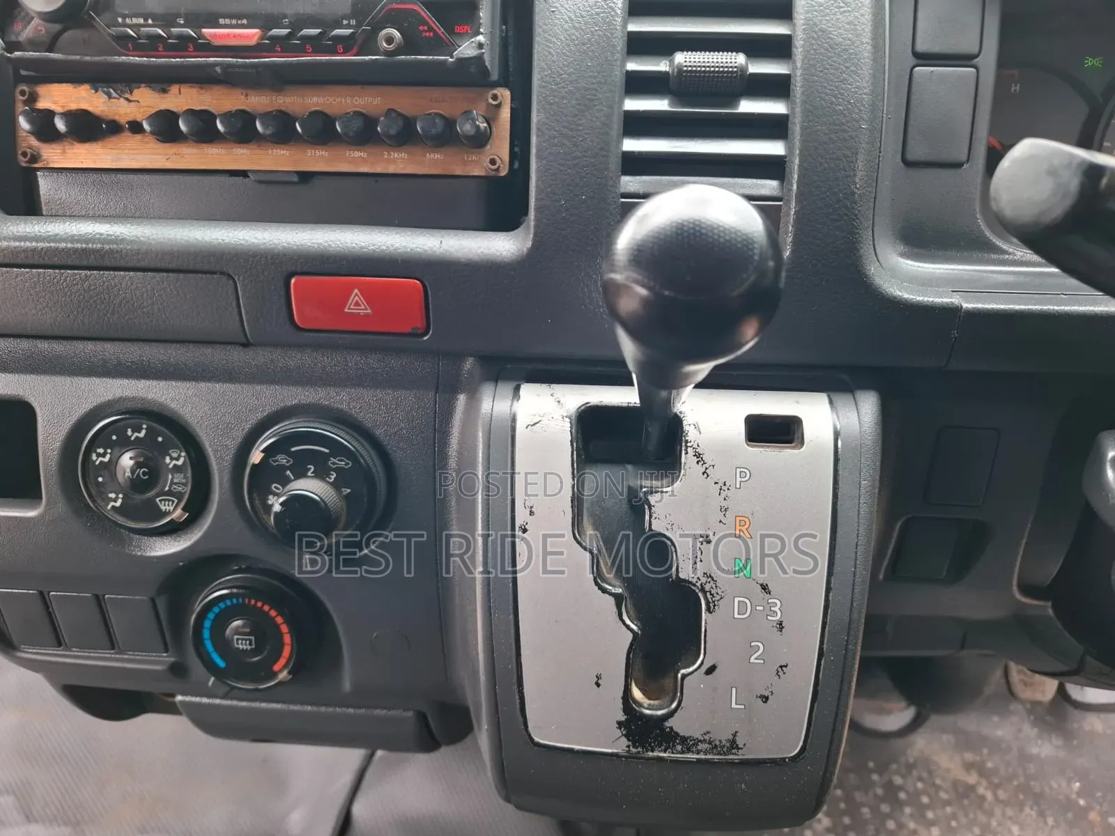 Toyota HiAce 2013 White