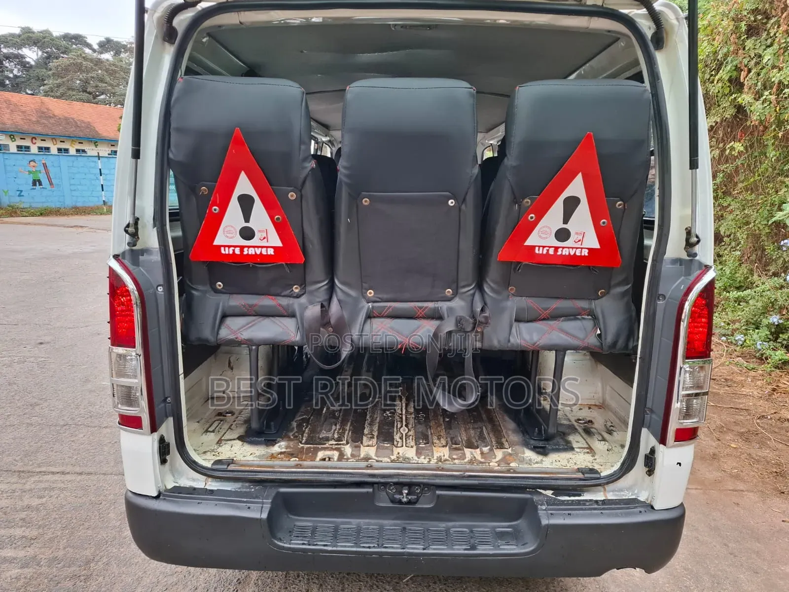 Toyota HiAce 2013 White