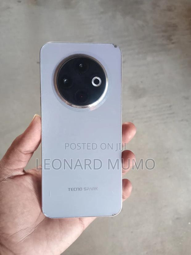 Tecno Spark 30C 128 GB White