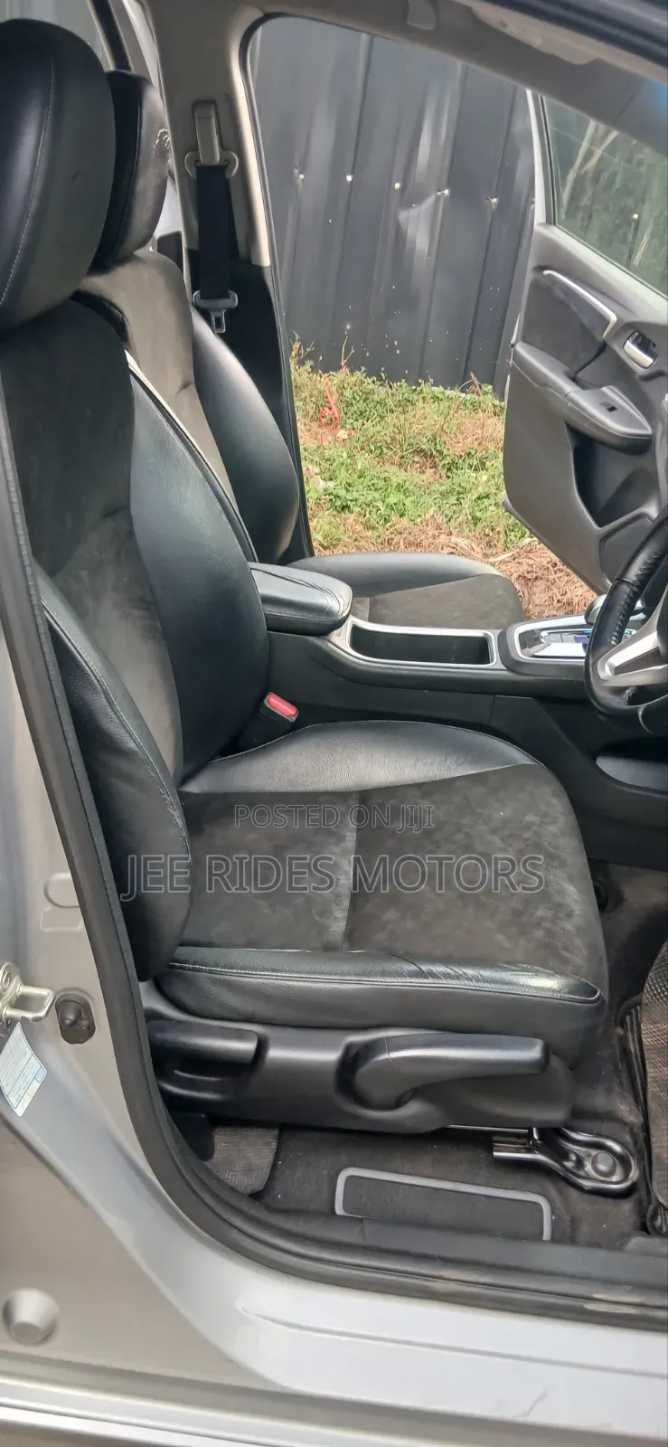 Honda Fit Shuttle 2017 Silver