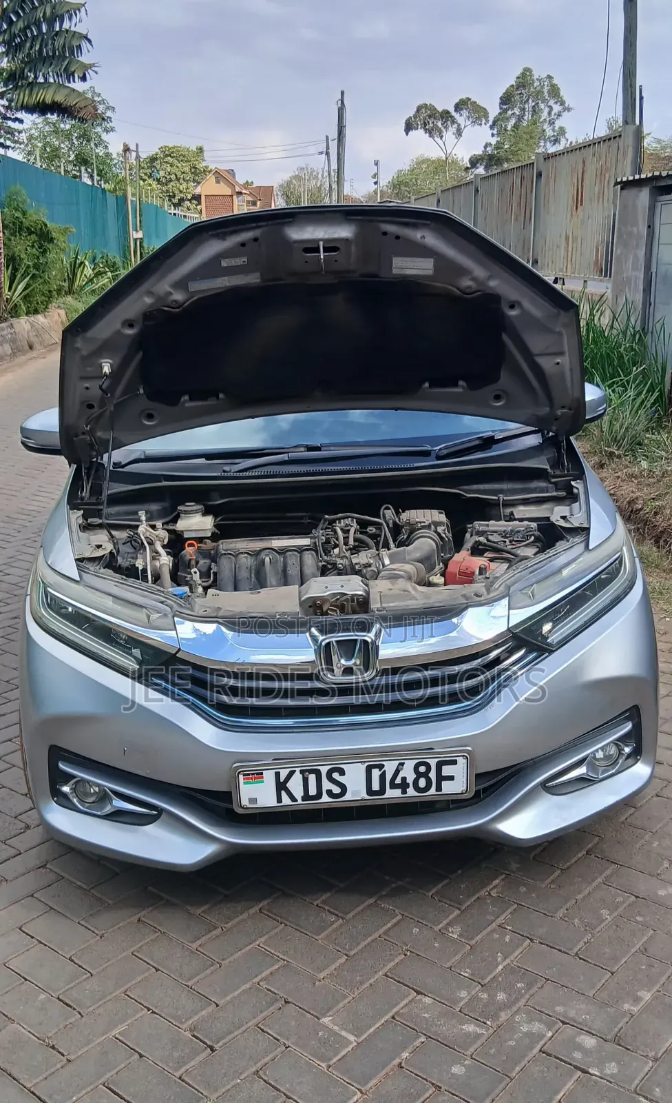 Honda Fit Shuttle 2017 Silver