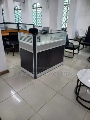 Office Workstation : Single-Seater Office Cubicle