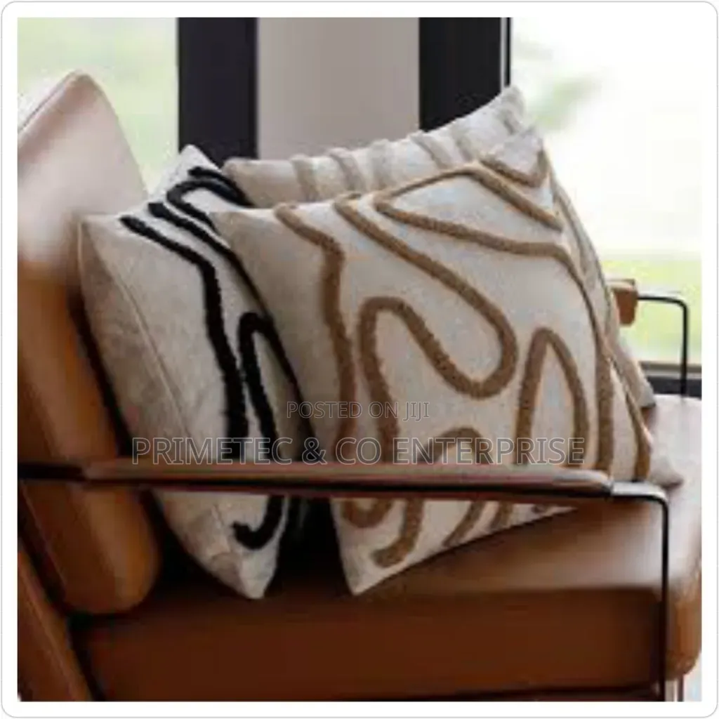 *Boho Throw Pillow Cover*
Tufted Geometric Diamond Patterns