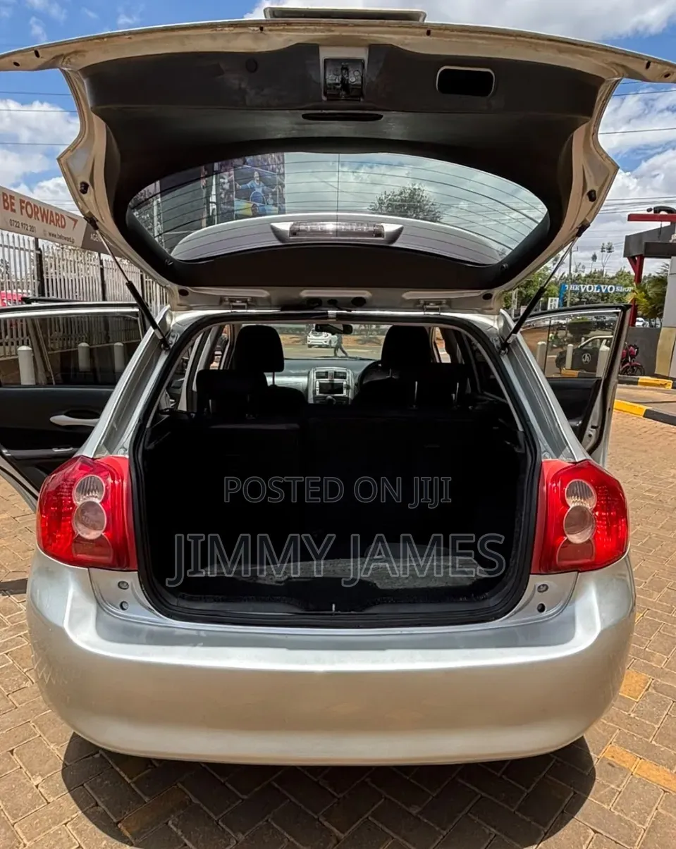 Toyota Auris 2006 Silver