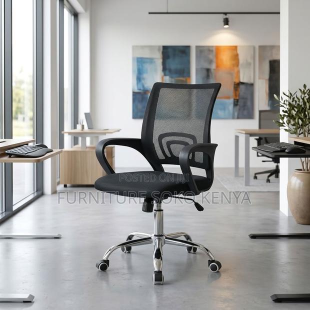 Task Chair : Mid-Back Clerical Mesh Office Chair - thumbnail 2
