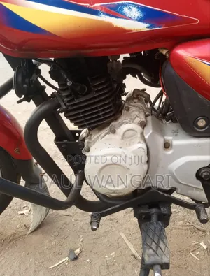 Bajaj Boxer 125 2024 Red