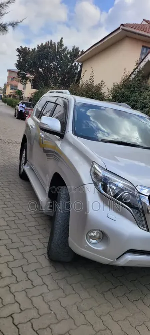 Toyota Land Cruiser 2016 Silver