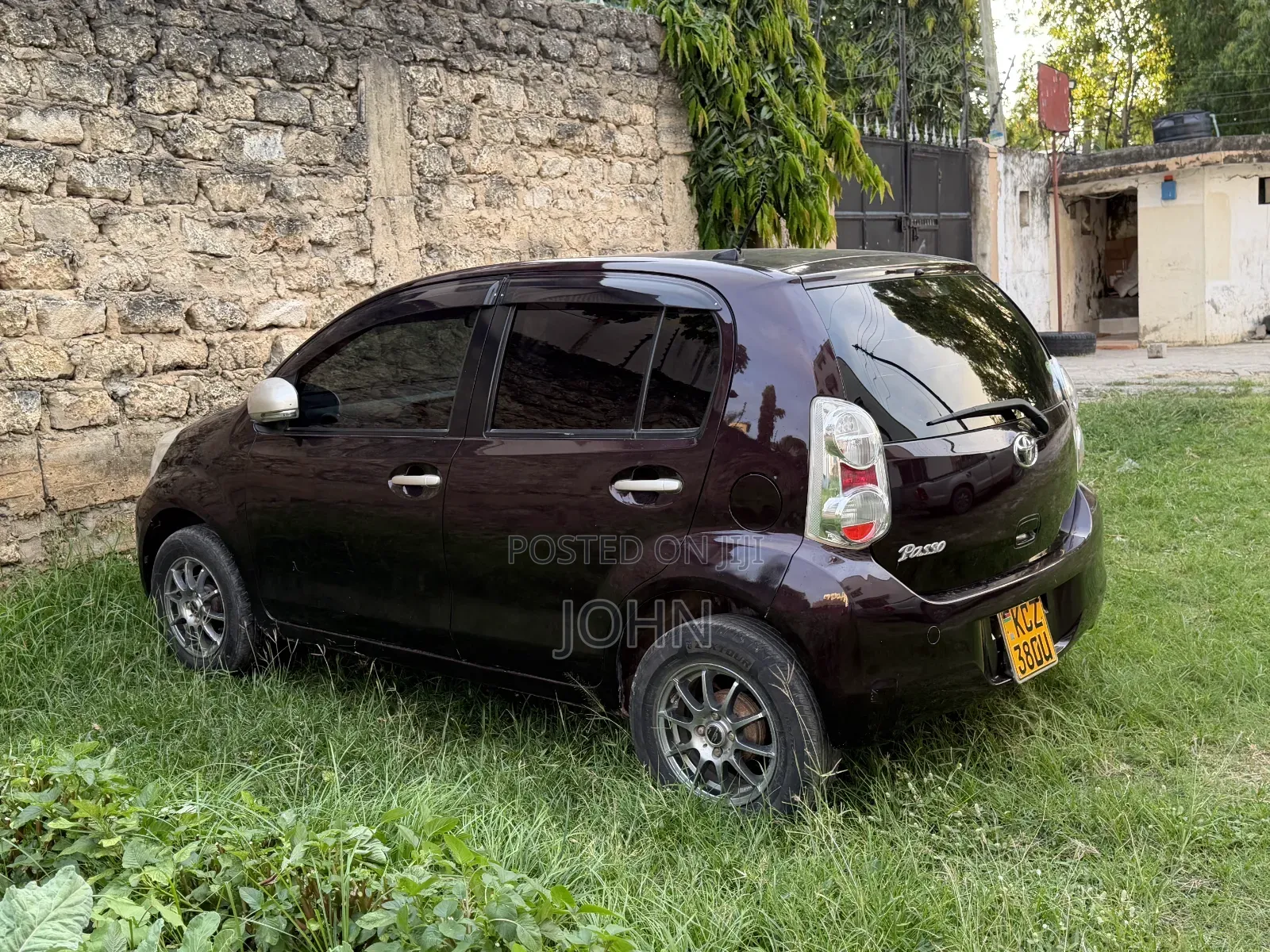 Toyota Passo 2013 Brown